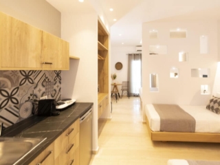 &lt;img src=&quot;superiorquadraplestudio.jpg&quot; alt=&quot;Superior Quadraple Studio-Louis Studios-Santorini&quot;&gt;