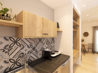 &lt;img src=&quot;superiorquadraplestudio.jpg&quot; alt=&quot;Superior Quadraple Studio-Louis Studios-Santorini&quot;&gt;