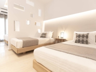 &lt;img src=&quot;superiorquadraplestudio.jpg&quot; alt=&quot;Superior Quadraple Studio-Louis Studios-Santorini&quot;&gt;