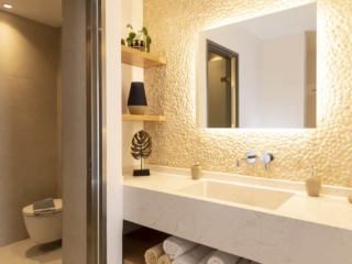 &lt;img src=&quot;superiorquadraplestudio.jpg&quot; alt=&quot;Superior Quadraple Studio-Louis Studios-Santorini&quot;&gt;